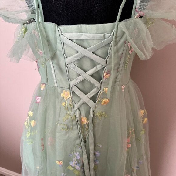 Elegant A Line Embroidered Off The Shoulder Green Floral Ruffled Prom Gown - Picture 4 of 9